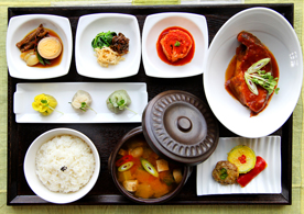 マンハッタンを見下ろすハイエンド韓国レストラン 「Gaonnuri」
