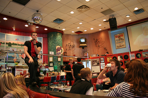 Ellen’s Stardust Diner